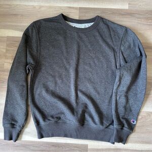 Champion gray Charcoal crew neck sweatshirt great condition men’s size small
